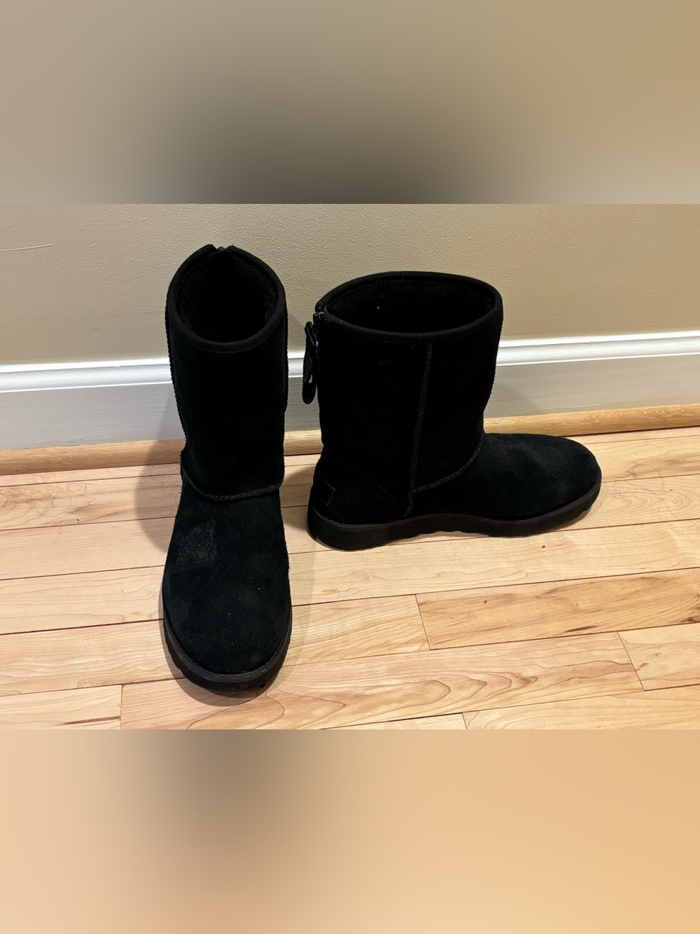 UGG Classic Short Logo Zip Boots Black Size 8